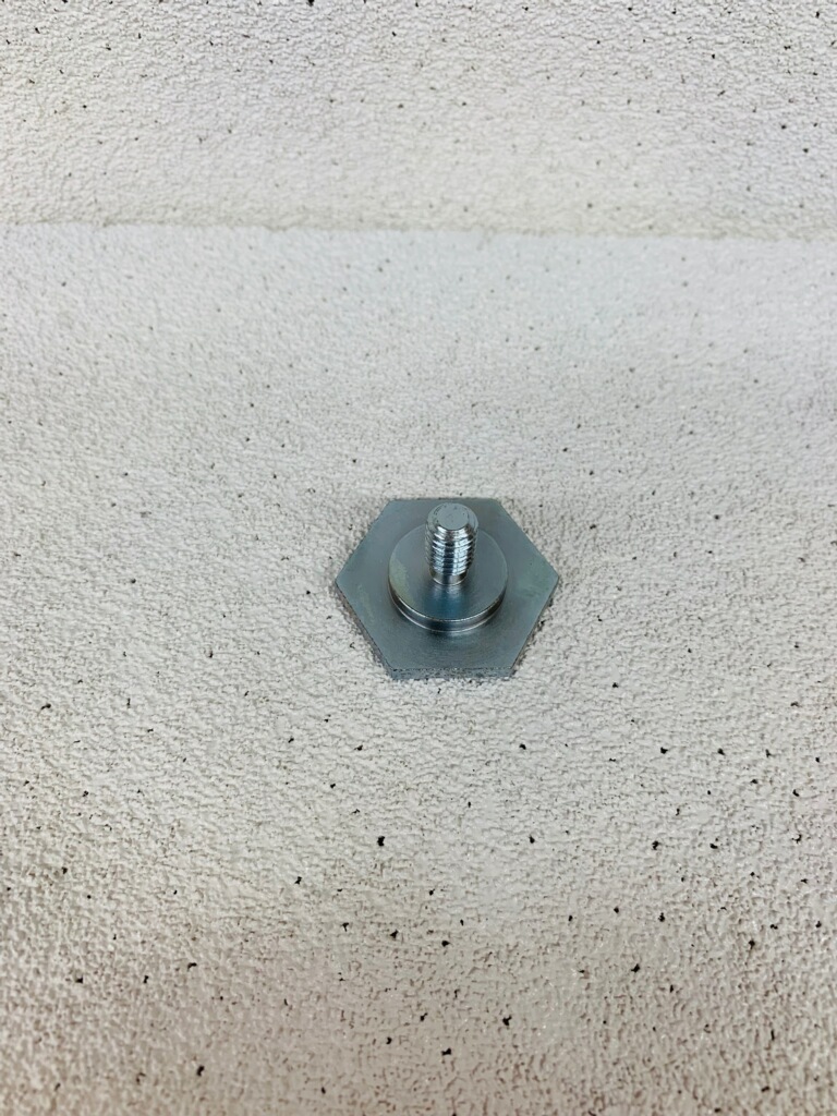 DRIVE HUB RETAINER BOLT